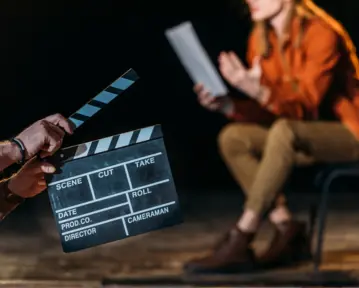 CV comédien : guide, exemple et conseils pour 2025