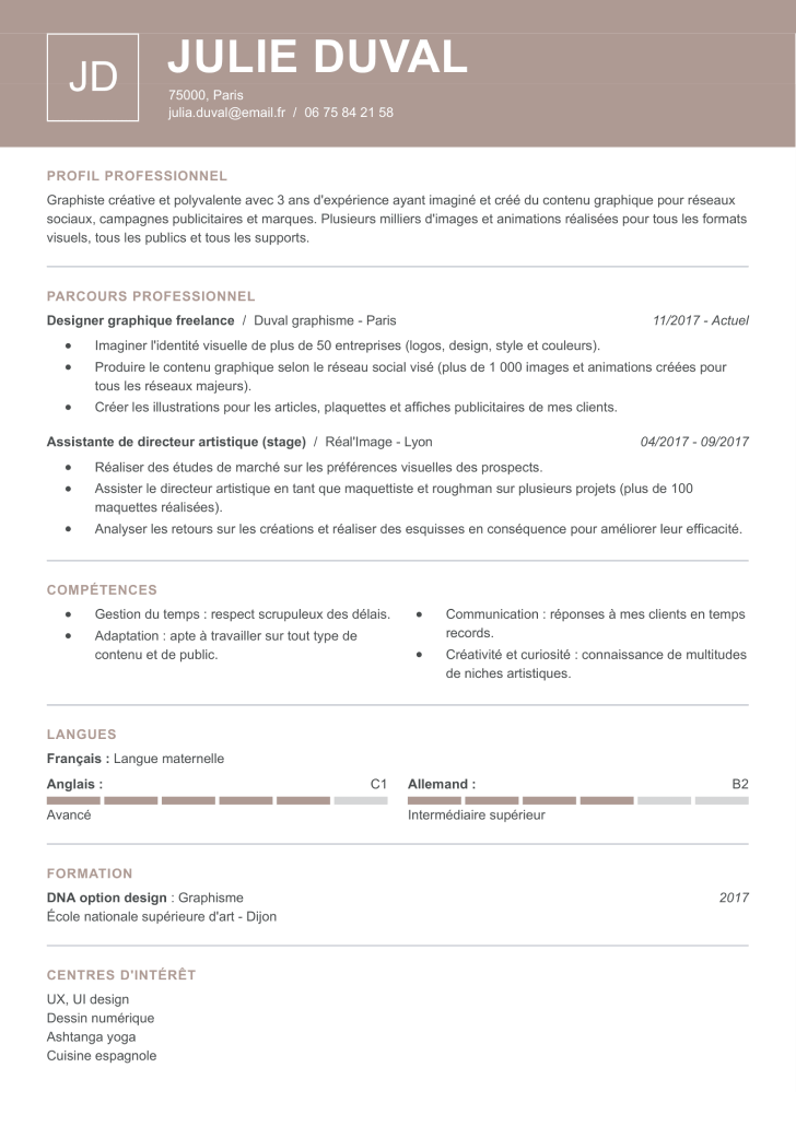 Modèle de CV moderne sobre avec en-tête beige