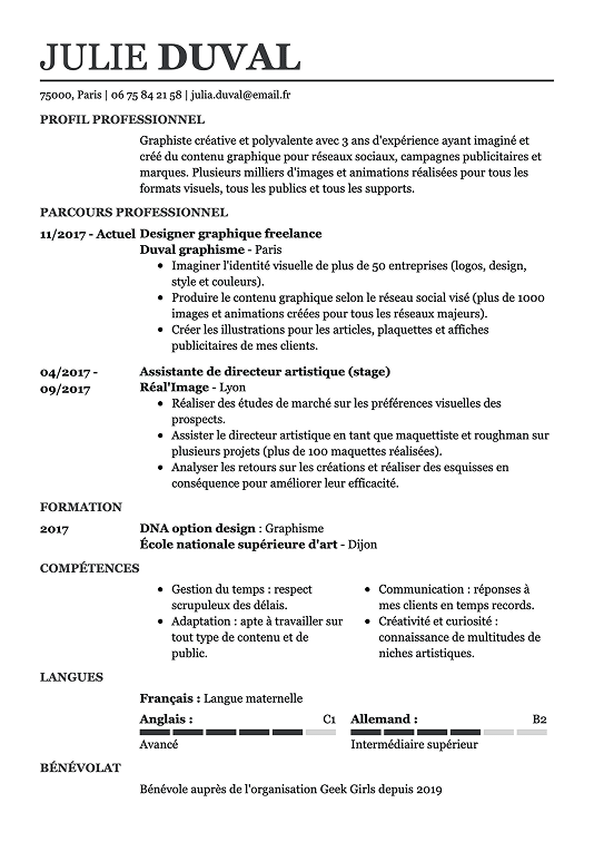 Modèle de CV simple sobre avec grand titre en capitales