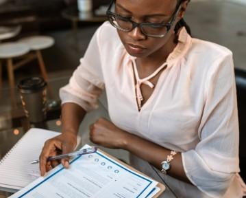 Phrase d’accroche CV : 15 exemples de profils/objectifs
